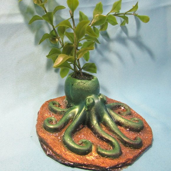 Aquarium Decoration - Green Octopus with Artificial Plant - Picture 6 of 9